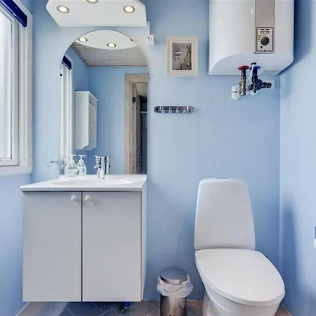 Gudrid - 500m From The Sea By Interhome