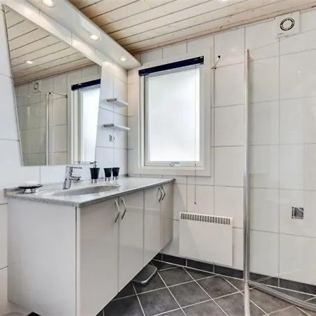 Gudrid - 500m From The Sea By Interhome *