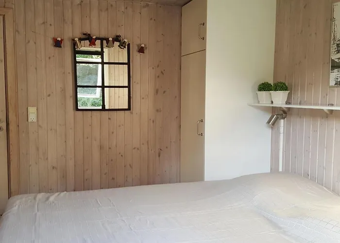 Gudrid - 500m From The Sea By Interhome